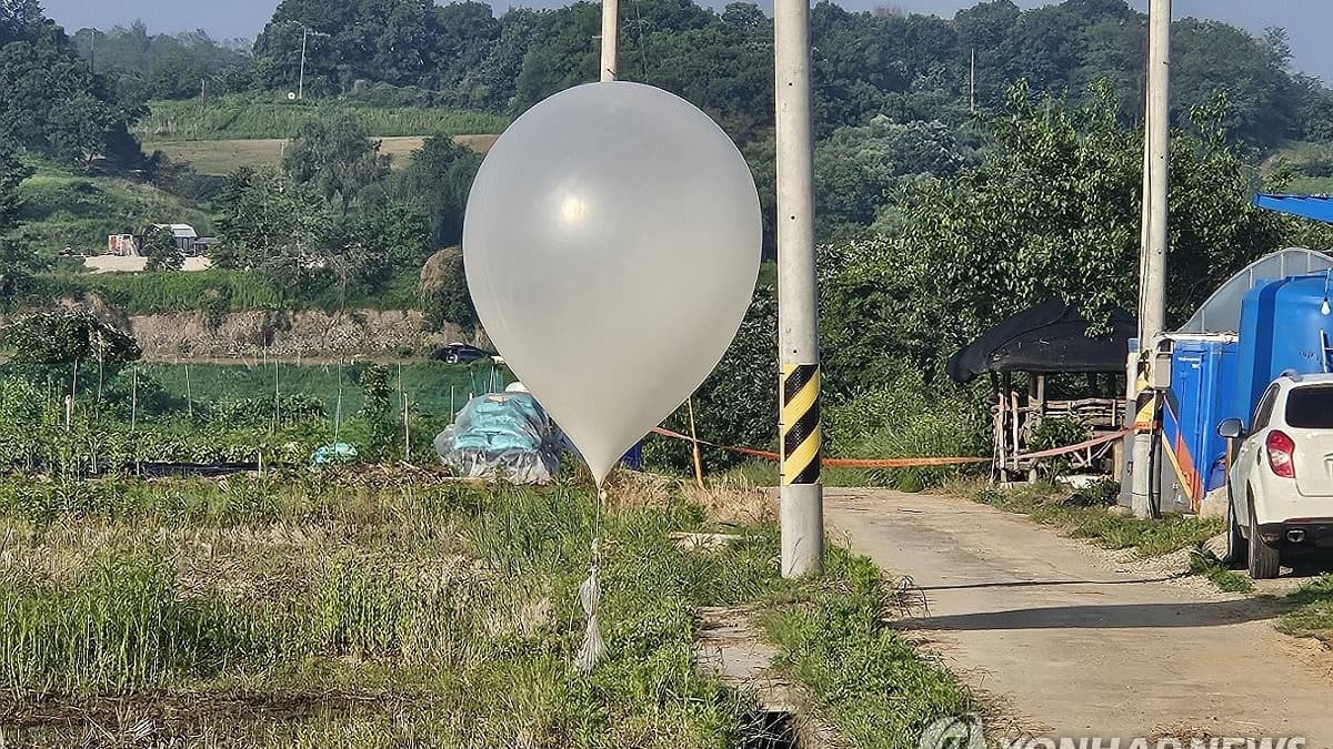 Kuzey Kore'nin çöp balonları, Gimpo Havalimanı'ndaki uçuşları durdurdu