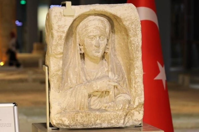 Zeugma’dan kaçırılan mezar steli artık Gaziantep’te