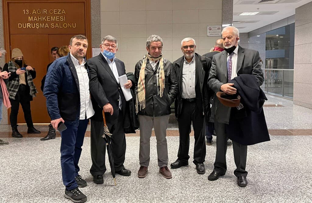 Zaman Yazarlarına Hapis Cezası FETÖ
