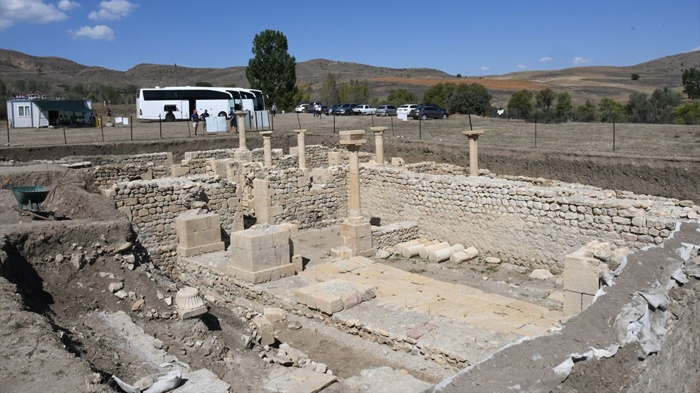 Satala Antik Kenti’ne farklı ülkelerden gelen akademisyenler incelemelerde bulundu