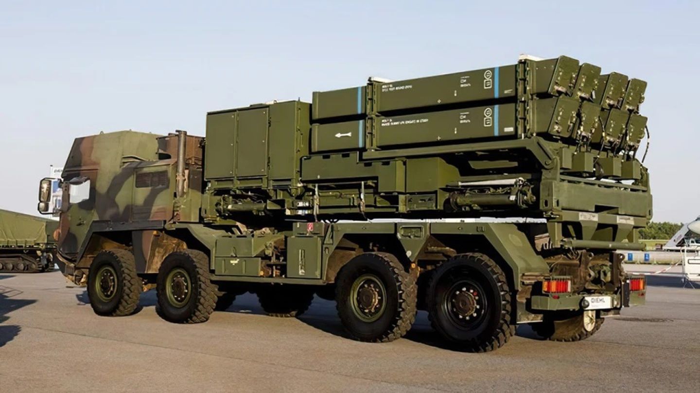 Almanya yıl sonuna kadar Ukrayna'ya dört IRIS-T sistemi ve 30 Leopard tankı daha teslim edecek