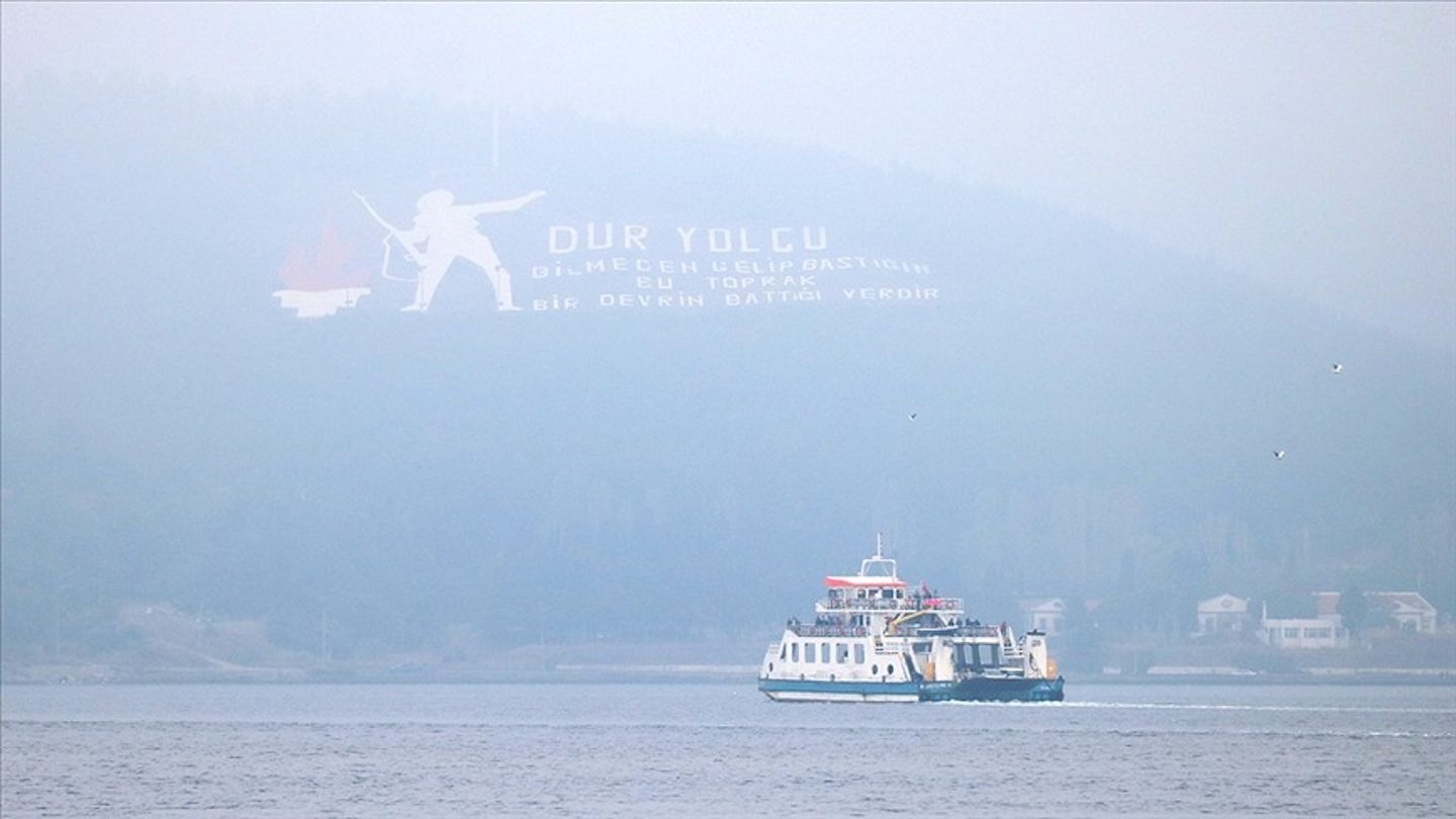 Yoğun sis Çanakkale Boğazı'nı felç etti! Transit geçişler askıya alındı