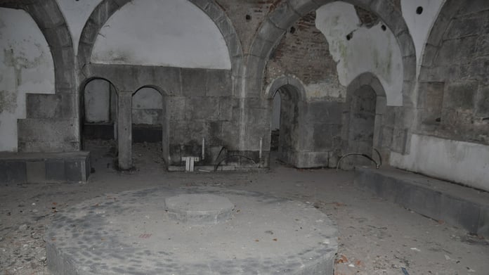 Kars'taki tarihi hamam yok olma tehlikesiyle karşı karşıya