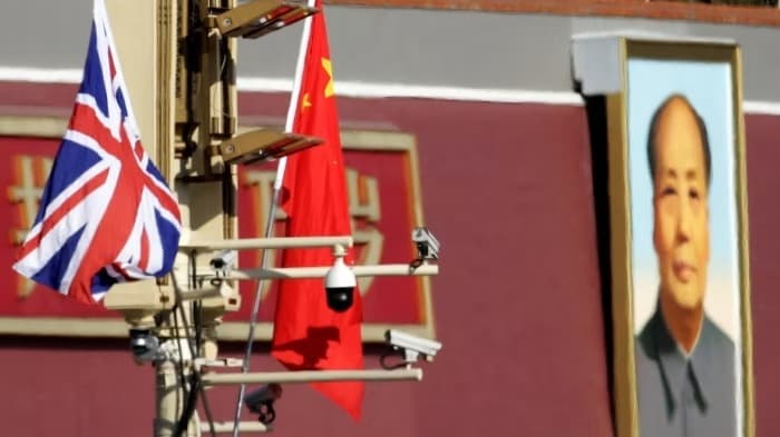 Pekin, İngiltere'nin Çin devlet memurlarını casus olarak işe aldığını iddia ediyor