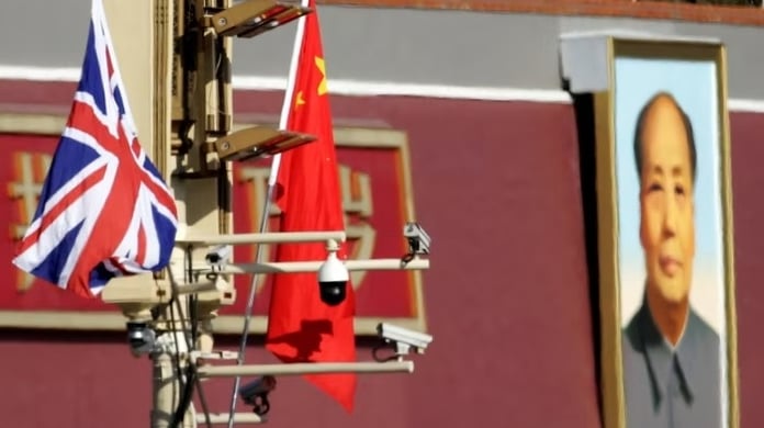 Pekin, İngiltere'nin Çin devlet memurlarını casus olarak işe aldığını iddia ediyor