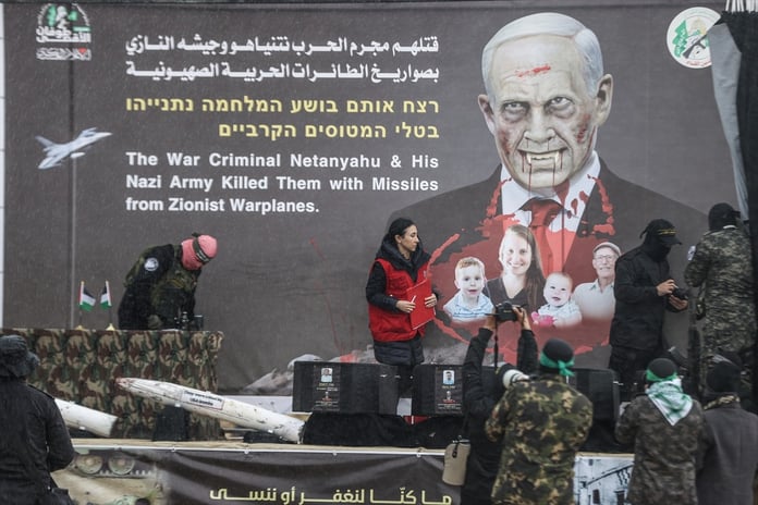 Kassam Tugayları 4 İsrailli esirin cenazelerini teslim etti