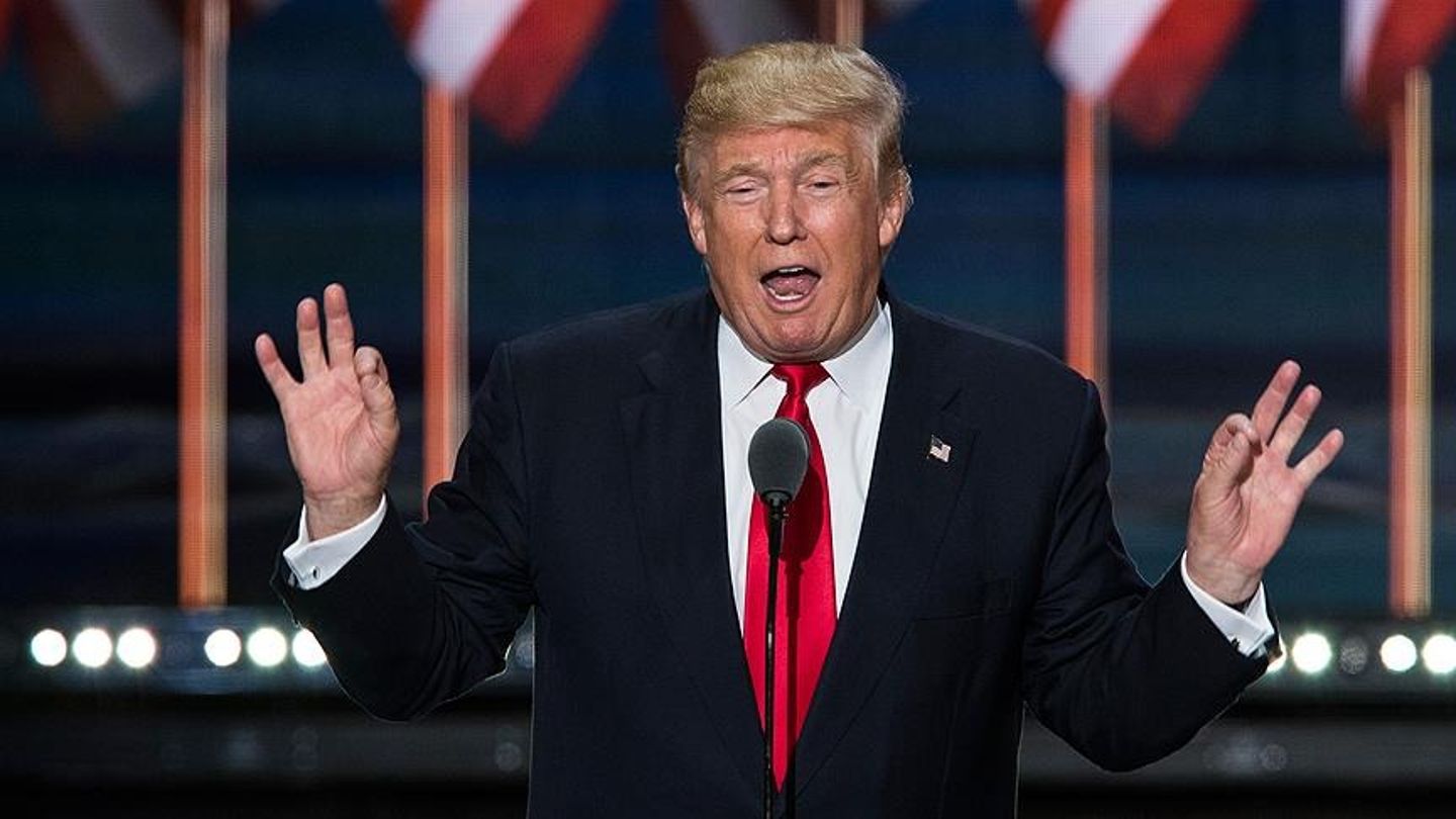 Trump AB'ye yüzde 25 gümrük vergisi getiriyor