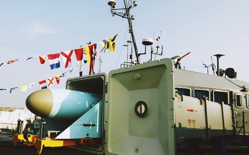 İran Donanması, 1.000 KM menzilli Talaiyeh seyir füzelerini envantere aldı