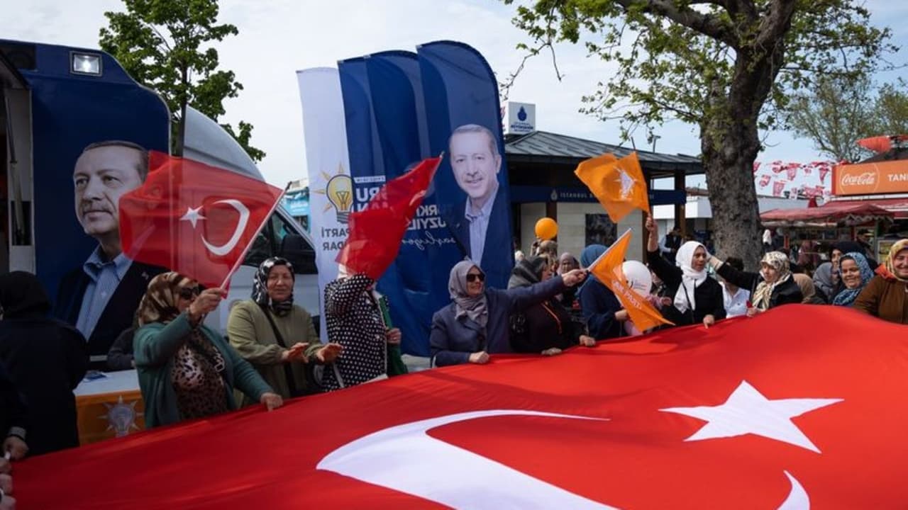 Reuters: Türkiye'deki seçmenler sadece lideri değil, Türkiye'nin uluslararası rolünü belirleyecek