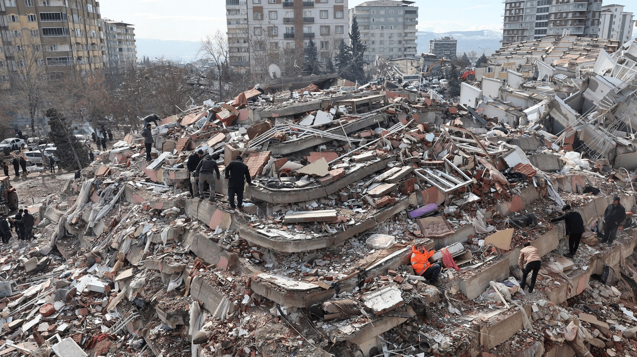 Al Jazeera: Türkiye’nin “yardım diplomasisi” depreme verilen küresel tepkilerde geniş yankı buluyor