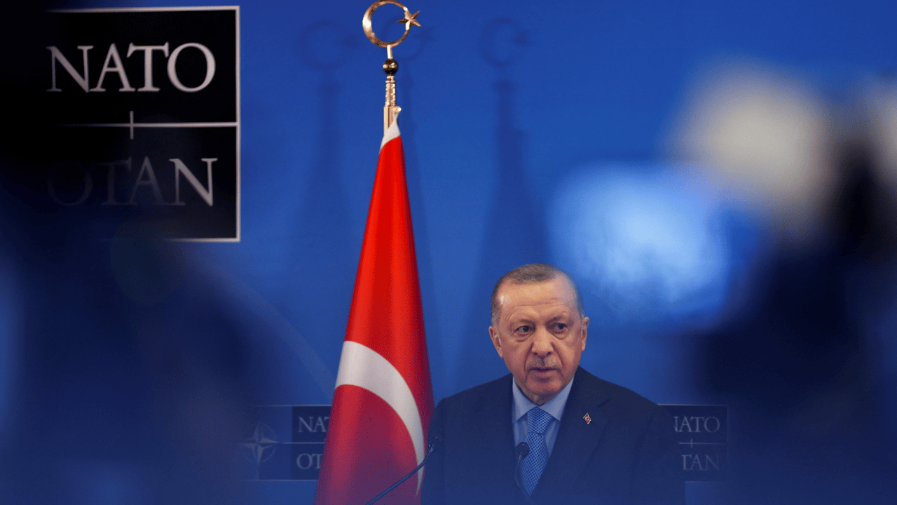 Politico: Türkiye, NATO'nun ihtiyaç duyduğu bir "baş ağrısı"