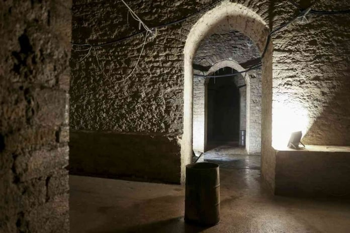 Nuruosmaniye'de sarnıç sanılan yapı aslında Osmanlı mühendislik harikası su tahliye sistemiymiş