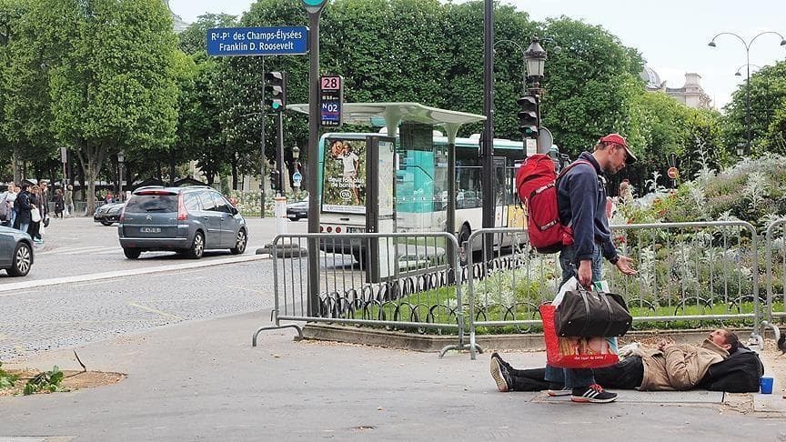 Fransa'da evsizlerin sayısı 10 yılda yüzde 130 arttı