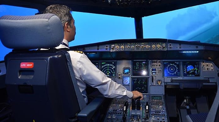 İstanbul hava sahasındaki tanımlanamayan gizemli trafik pilotların kule konuşmasında