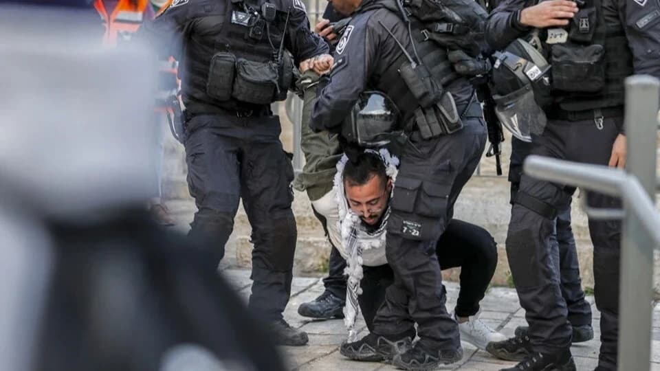 İsrail'de gözaltı merkezinde Filistinlilere işkence iddiası