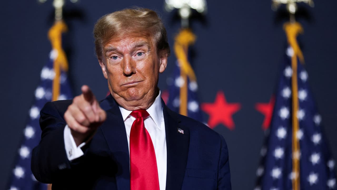 Donald Trump'ın Kamala Harris'e iki kez bağış yaptığı belirlendi