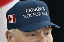 Donald Trump'ın Kanada'ya tehditleri girişimcilere ilham verdi: "Kanada satılık değil" yazılı şapkalar revaçta