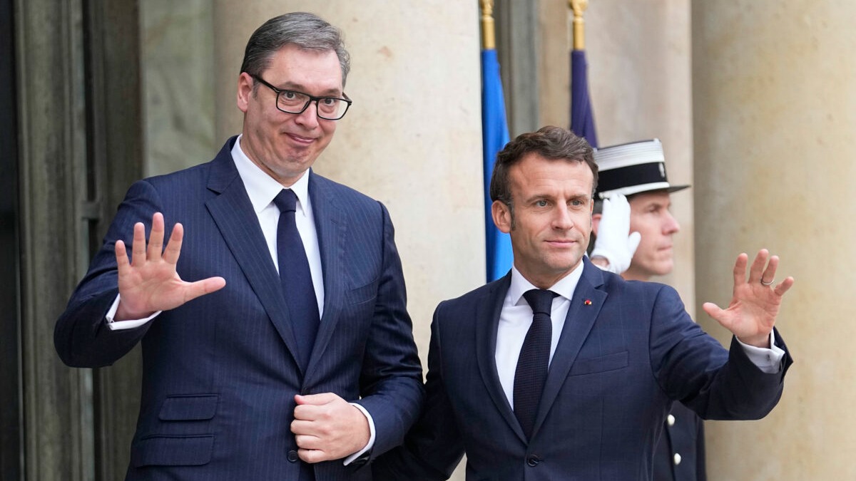 Macron ve Vucic Ağustos ayının sonunda görüşecek