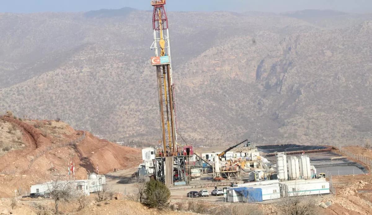 Gabar'ın petrolünü çalıp satıyorlardı: Suçüstü yakalandılar