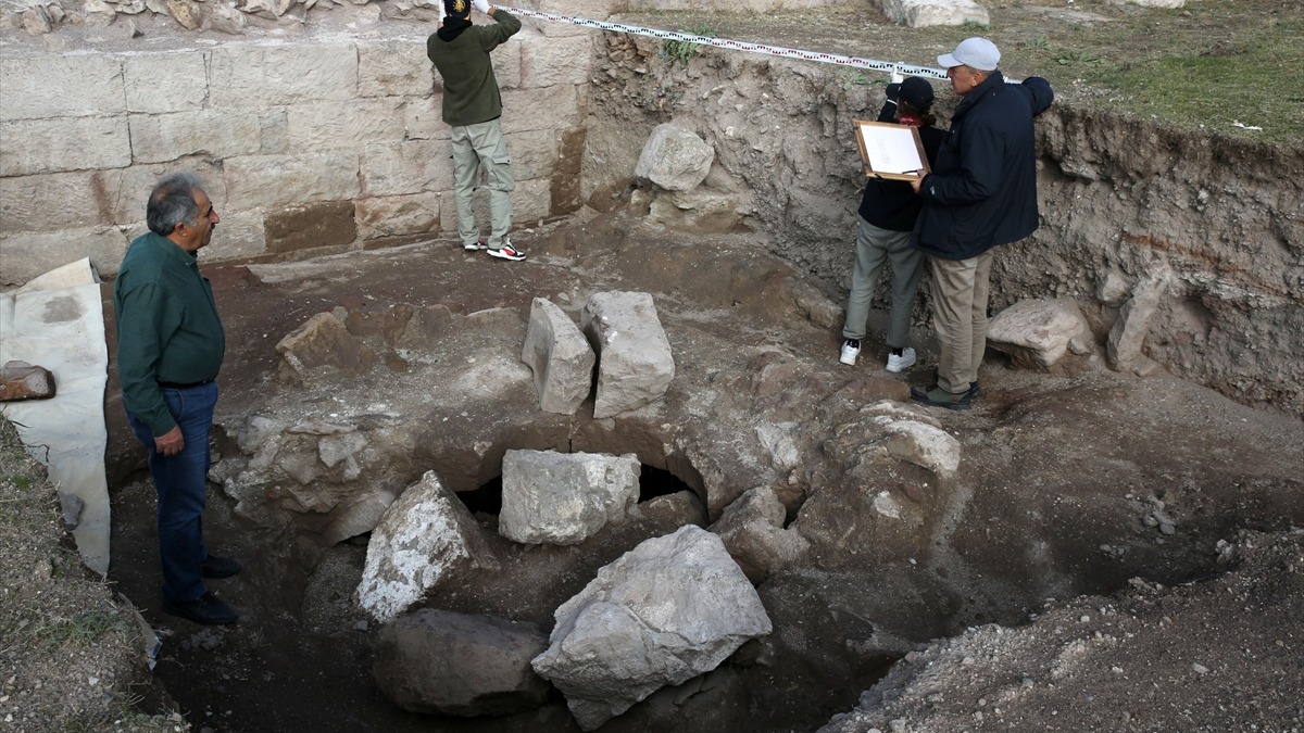 Eski Ahlat Şehri Kalesi
