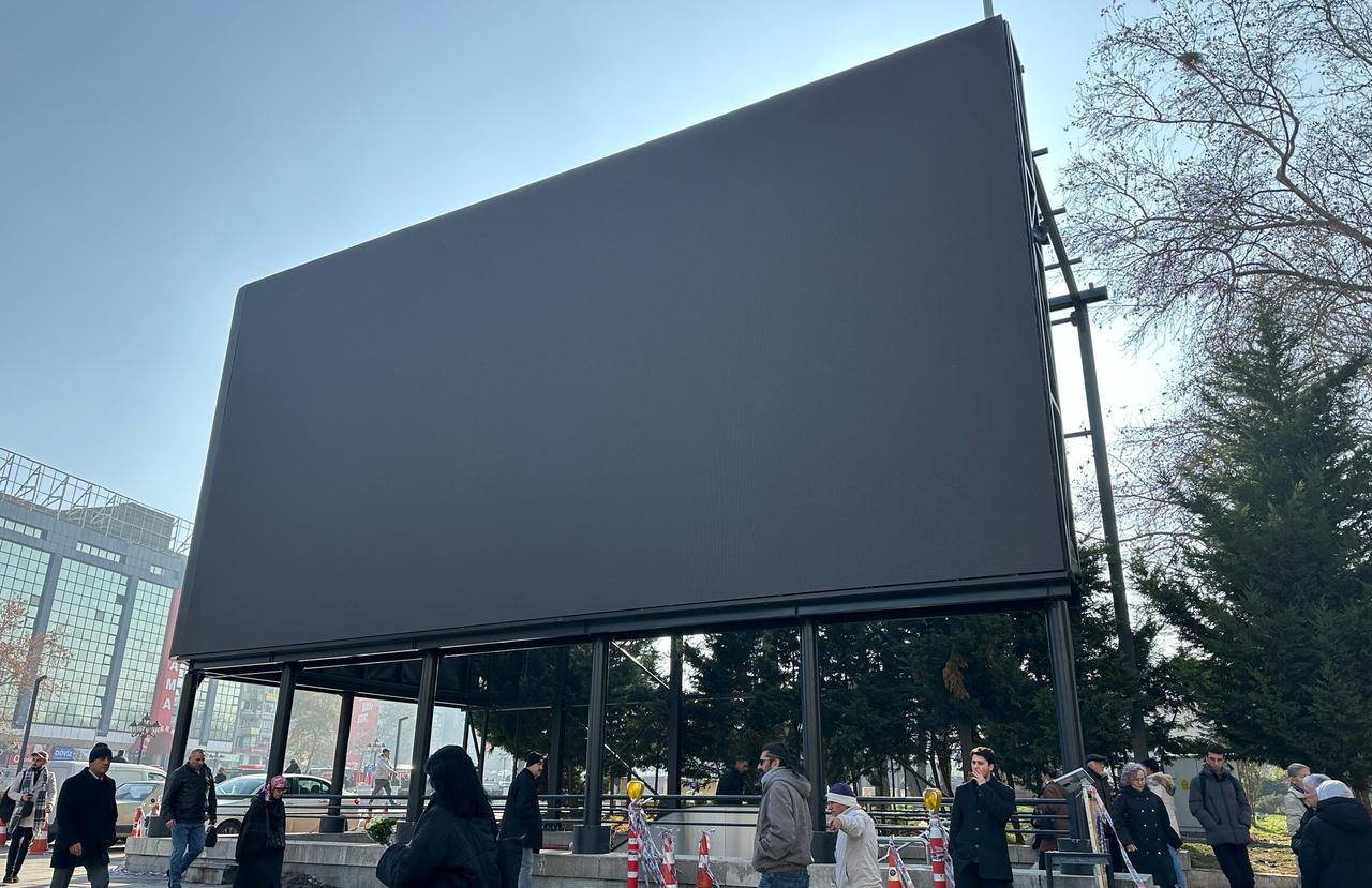 Reklam için tarihi alana göz diktiler