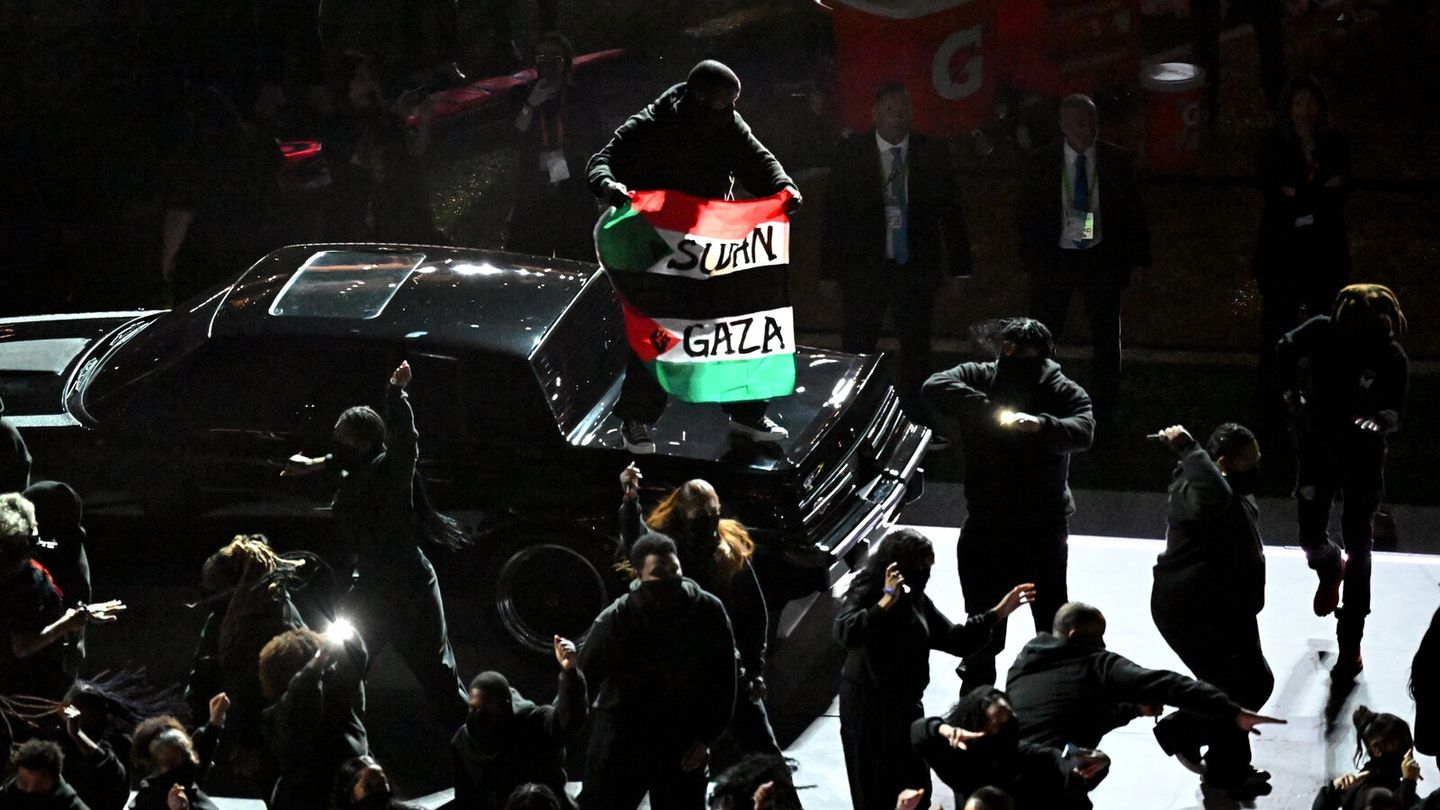Milyonlarca kişinin izlediği Super Bowl'a Gazze protestosu damga vurdu