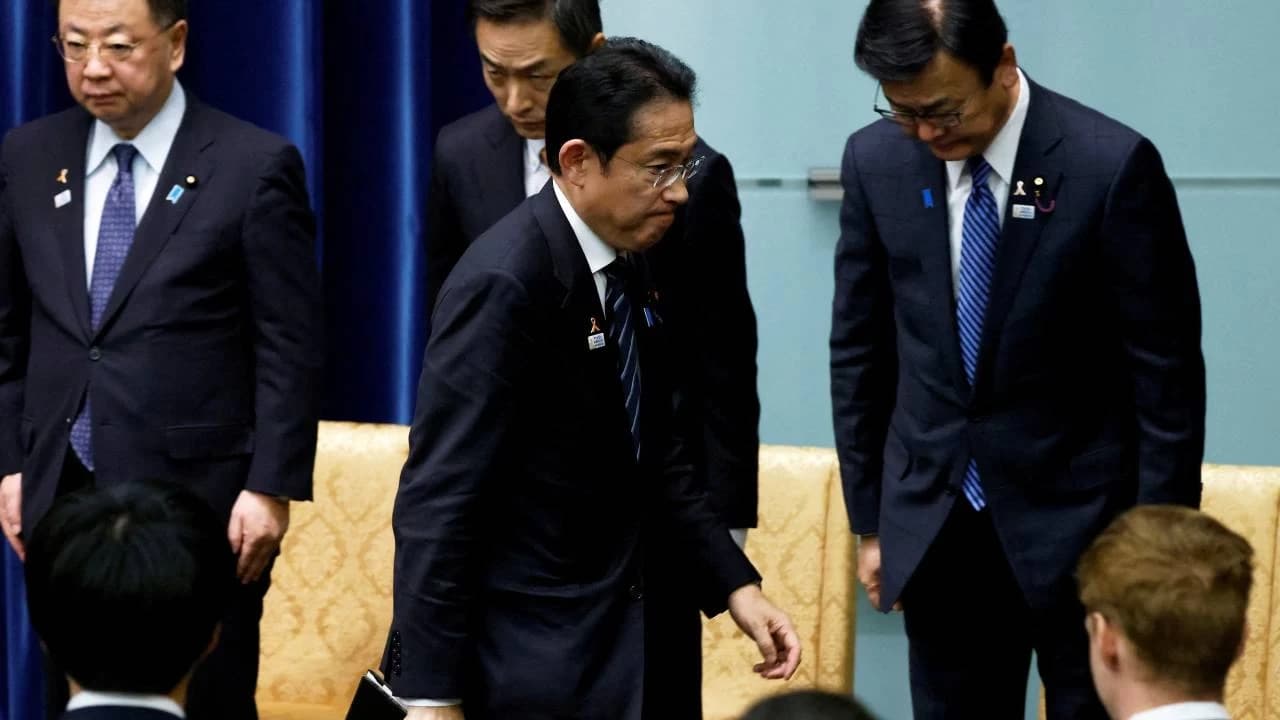 Japonya'da 4 bakan istifa etti