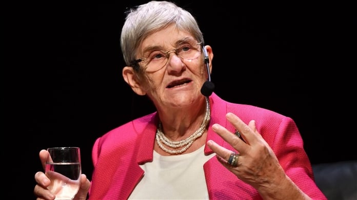 Meslekten men davasında hakim karşısına çıkan Prof. Dr. Canan Karatay mahkemede suçlamaları yalanladı