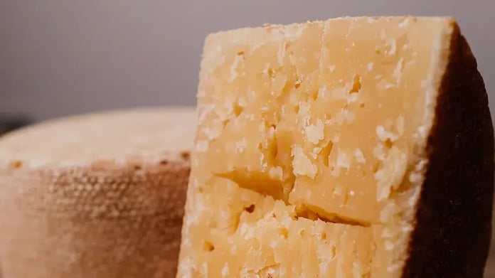 Ünlü peynir markası acil olarak marketlerden toplatılıyor