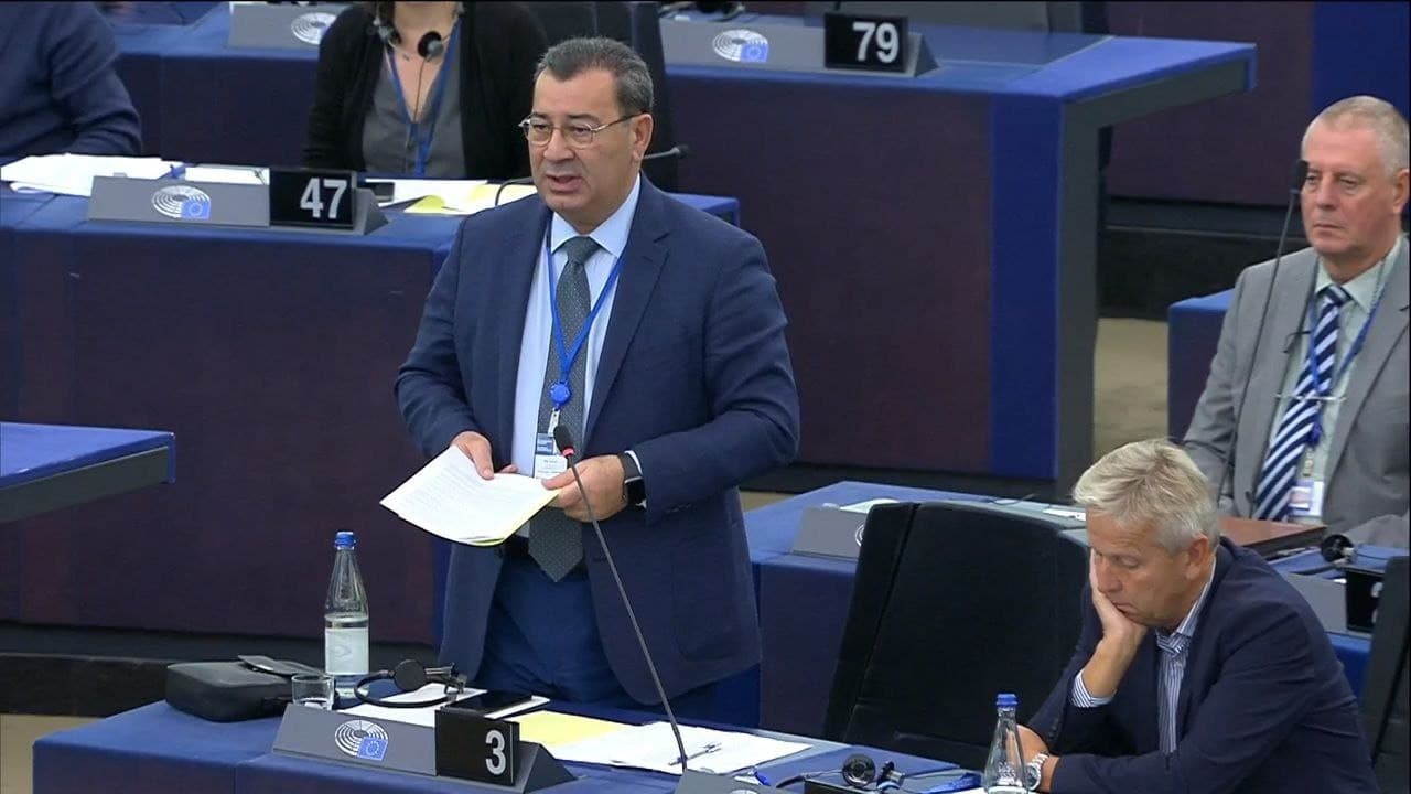 Azerbaycan AKPM'deki faaliyetlerini neden durdurdu?
