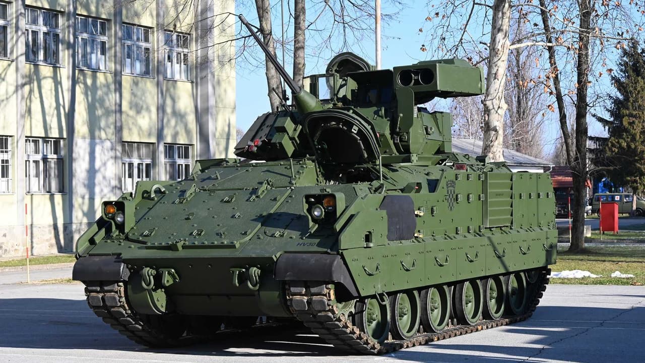 Hırvat Ordusu ABD'den ilk Bradley ZMA'larını teslim aldı