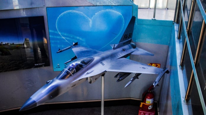 Güney Kore, FA-50 savaş uçağının tek koltuklu versiyonunu geliştirecek