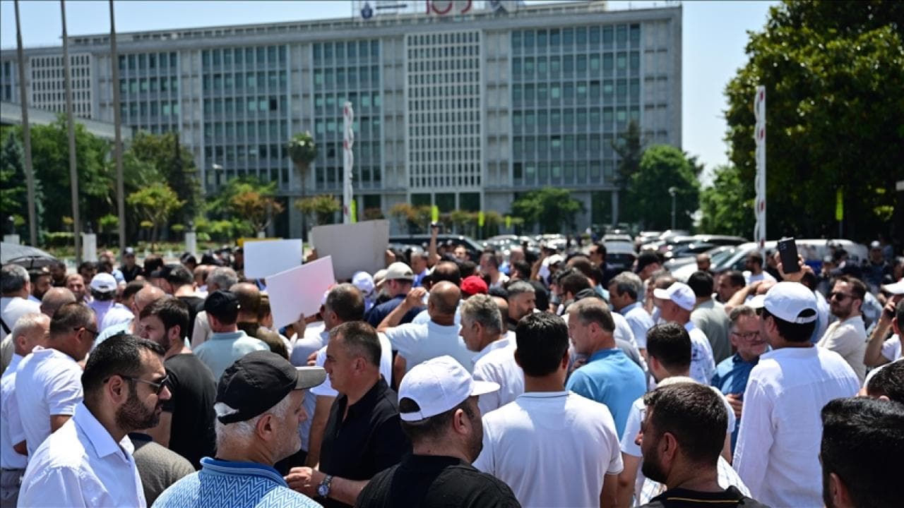 İETT'ye bağlı özel halk otobüsü sahipleri, 15 Ekim'de kontak kapatacaklarını açıkladı