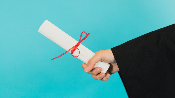 Mavi diploma veren üniversiteler 2024 | Mavi diploma ne işe yarar, nasıl alınır, hangi ülkelerde geçerli?