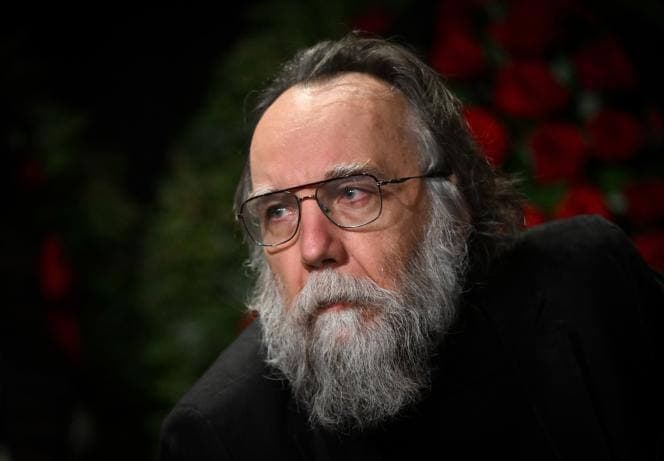 Dugin, Herson'un teslimiyetinden Putin'i sorumlu tuttu
