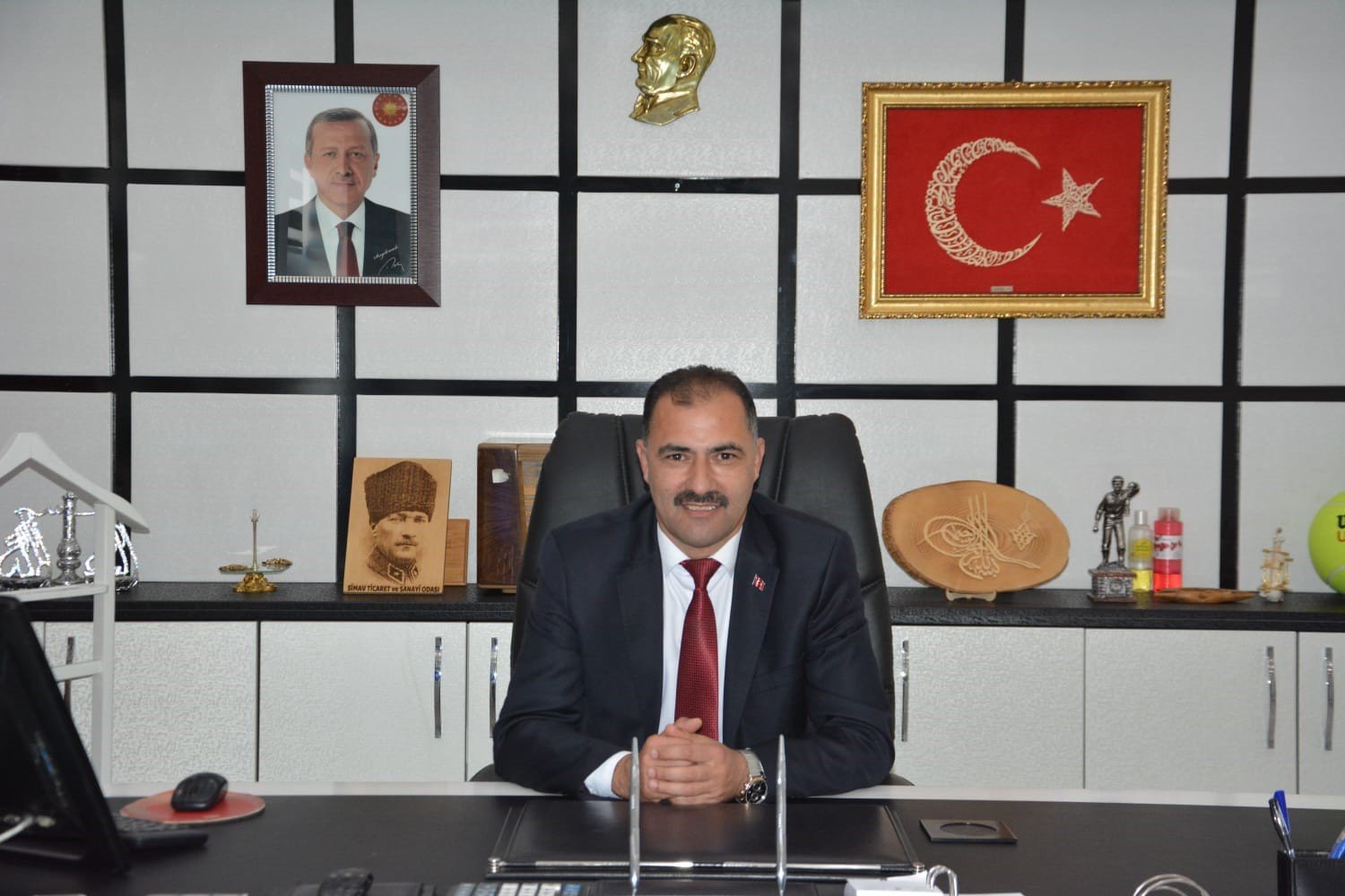 Demirci Belediye Başkanı Erkan Kara
