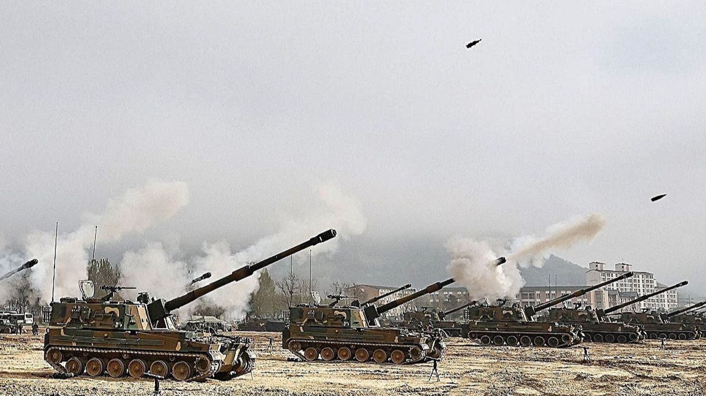 Güney Kore, 155mm K9 obüsünü ilk kez yerli motorla üretti