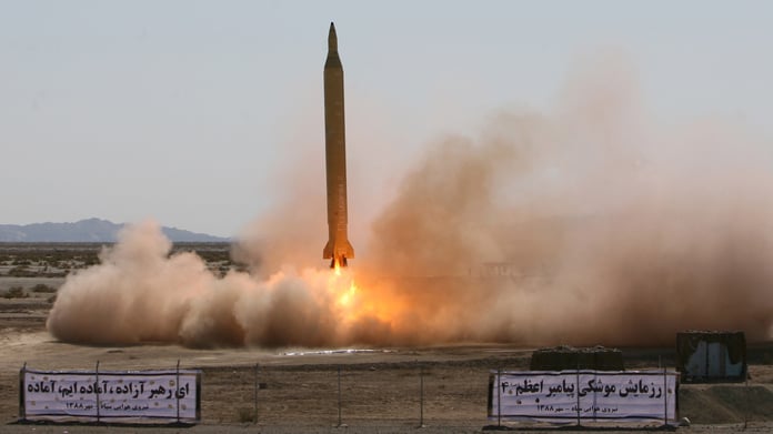 İran'ın Rusya'ya yakın zamanda balistik füze tedarikine başlaması bekleniyor