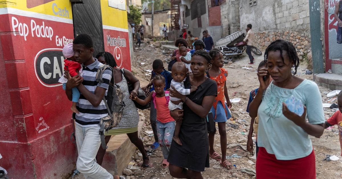 Haiti'de kolera salgını yayılırken, başkent çetelerin kontrolü altında