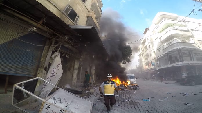 Suriye'de Esad rejimi sivillerin yaşadığı İdlib'i vuruyor