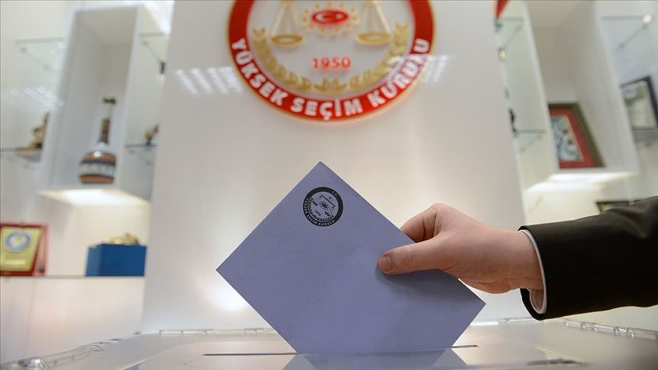 Türkiye'de seçime katılım rekor seviyedeyken Avrupa yüzde 65'te zorlanıyor