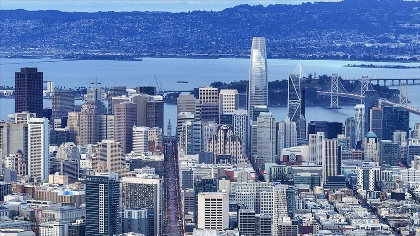 Danimarka'dan Trump'a misilleme: California'yı bize sat