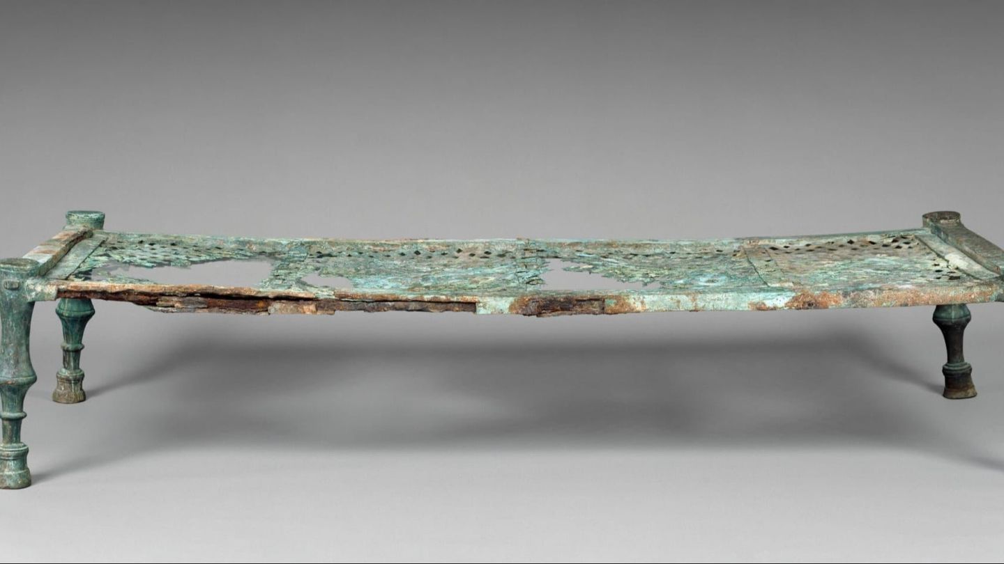 ABD'ye kaçırılan 2.500 yıllık bronz sedir Türkiye'ye iade edildi