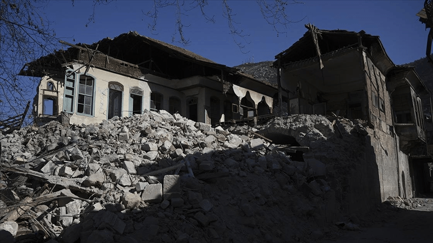 Hatay'ın tarihi taş evleri depreme dayanamadı