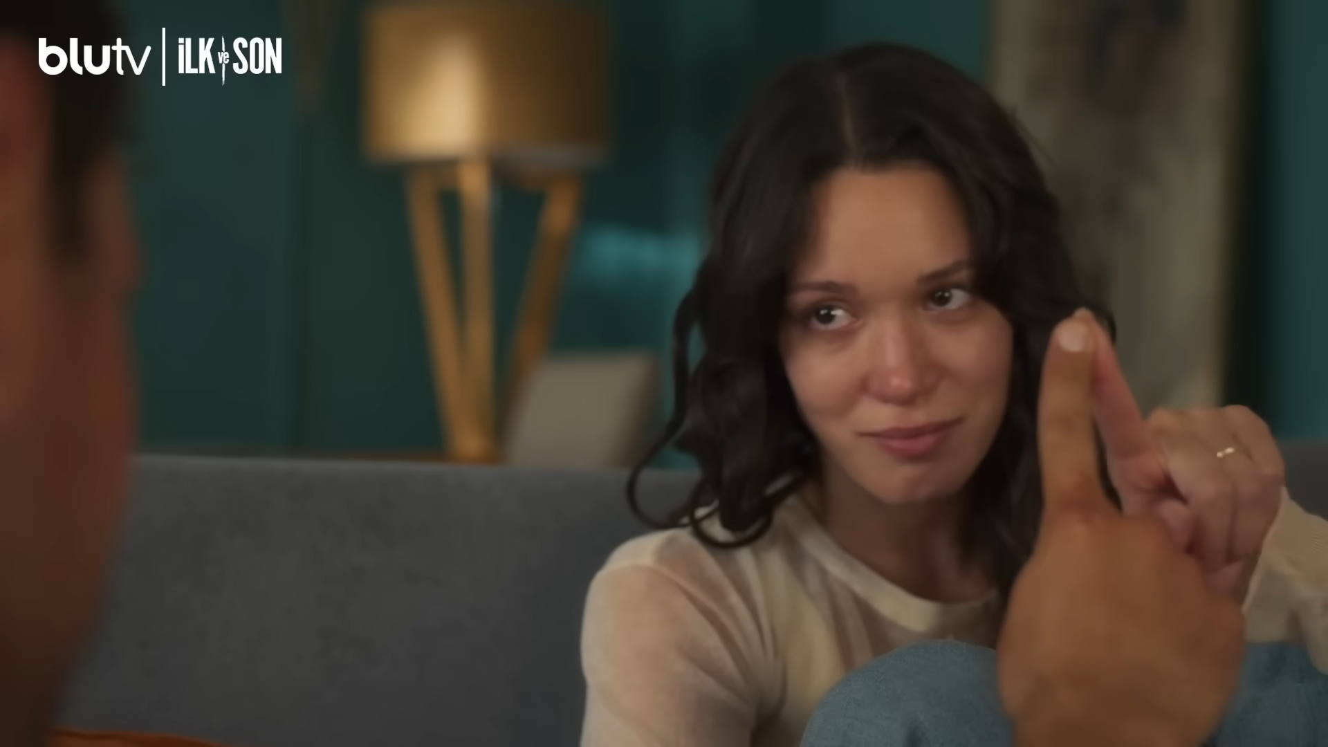 İlk ve Son hangi platformda?