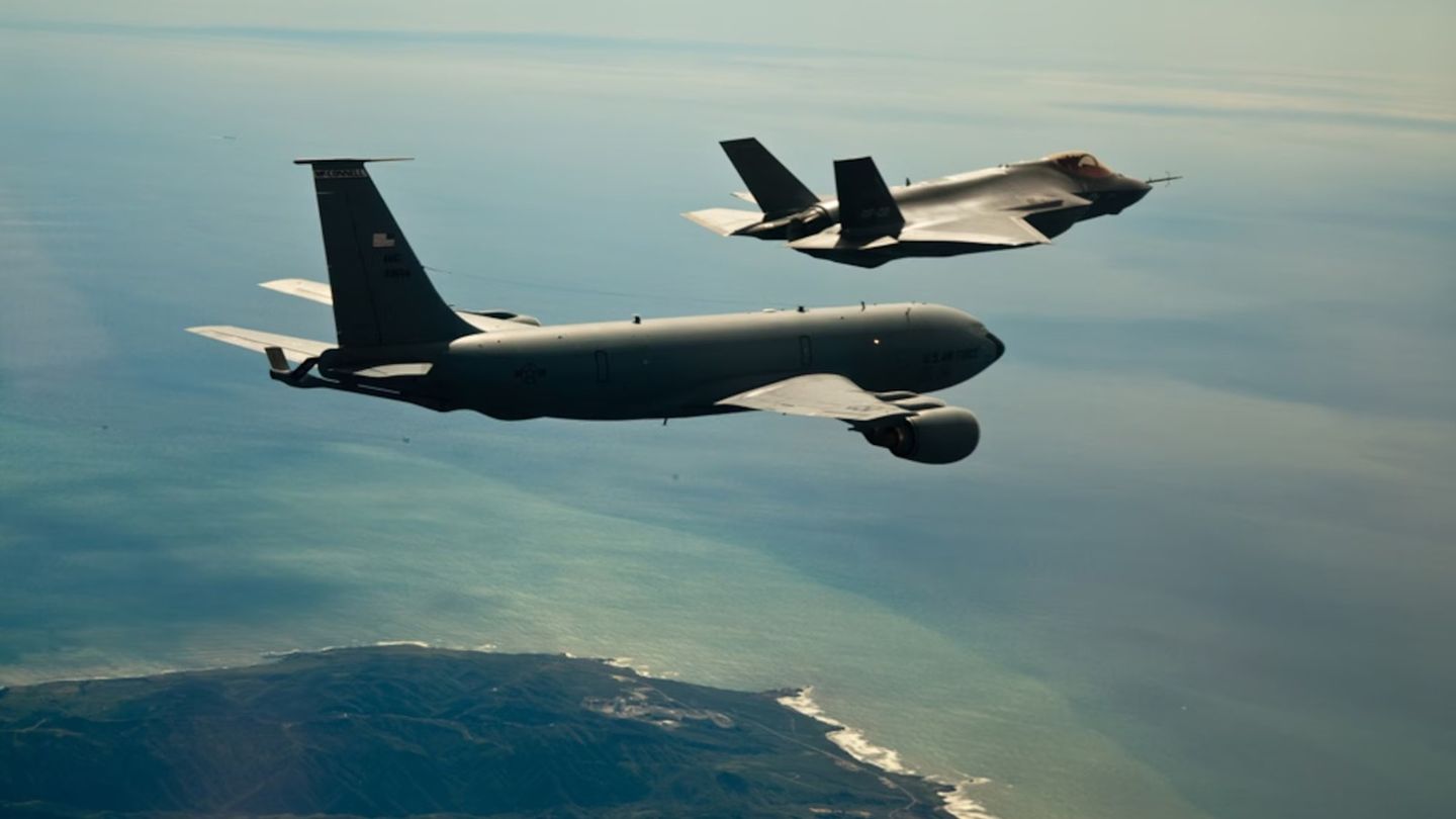 Yunanistan’dan büyük adım: ABD’den KC-135R Stratotanker tanker uçak alımı için bilgi talep edildi