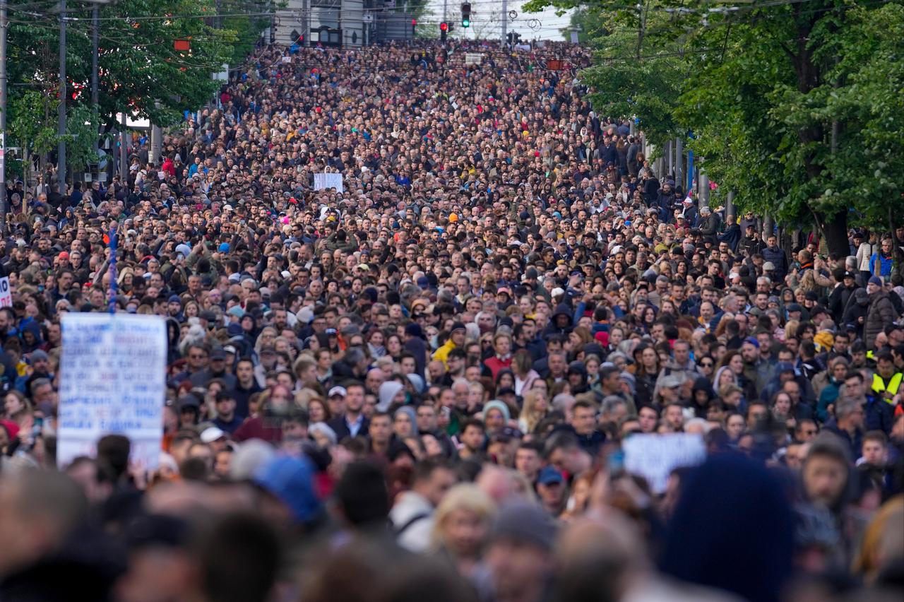 Sırbistan'da hükümet karşıtı protesto düzenlendi
