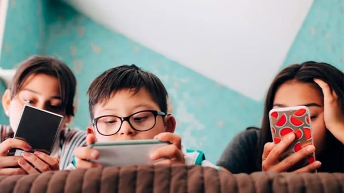 iOS 17, kullanıcılara Ekran Mesafesi özelliği sunuyor