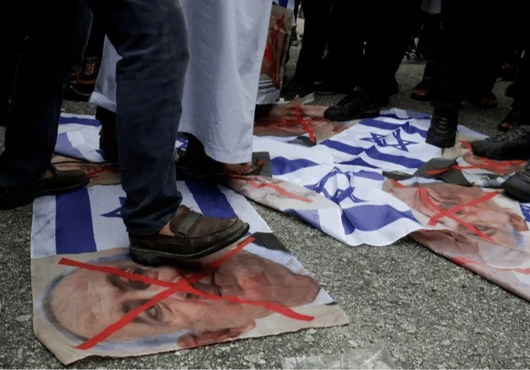 İsrail'de Başbakan Netanyahu'nun görevden alınması tartışılıyor
