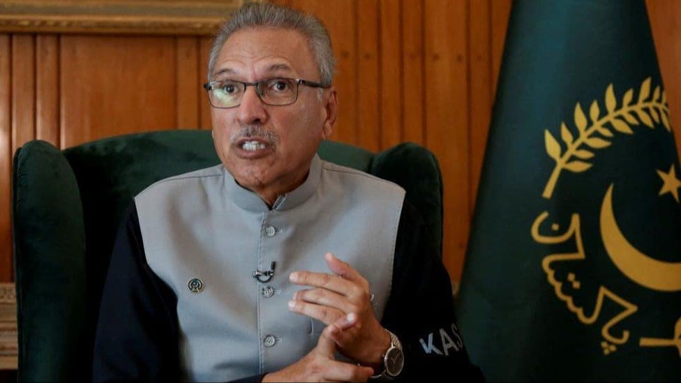 Pakistan Cumhurbaşkanı Alvi: Emrim hiçe sayıldı